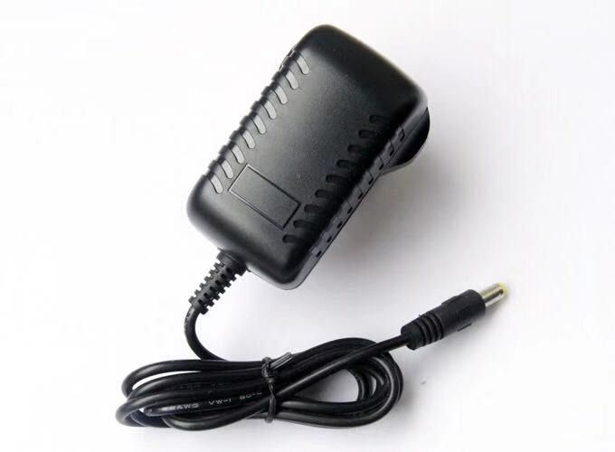 Adattatore di alimentazione AC DC 9v regolamentato UE 1A 2A 24w 2000ma 12v Alimentatore PSU